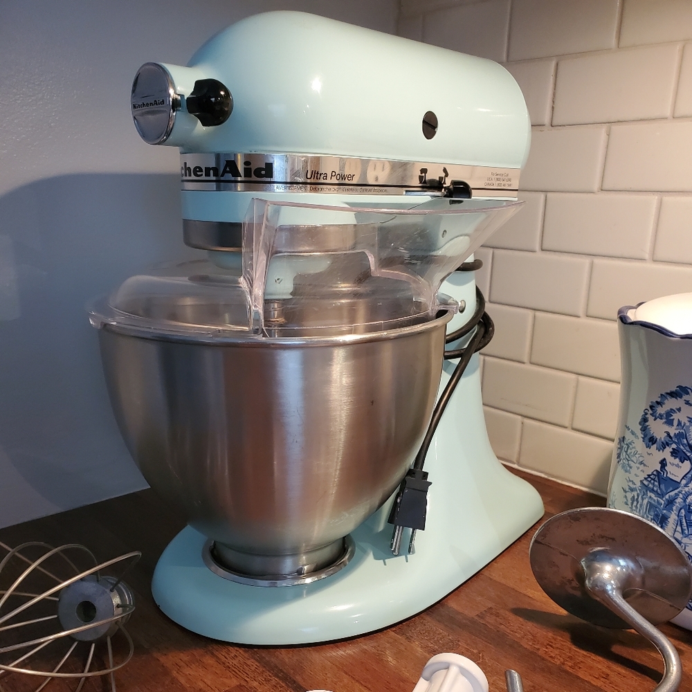 Kitchen Aid 4.5 Quarts Stand Mixer with Attachments